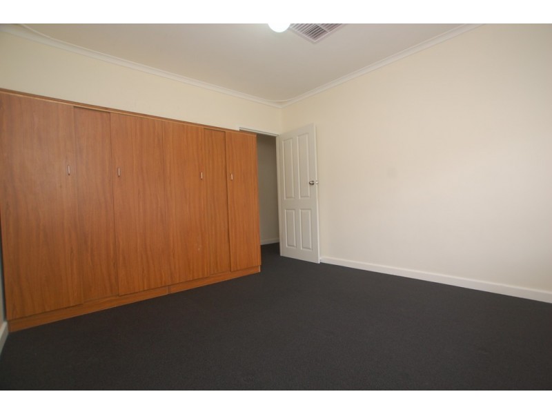 8 Bakara Avenue, Park Holme SA 5043