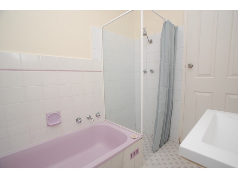 8 Bakara Avenue, Park Holme SA 5043