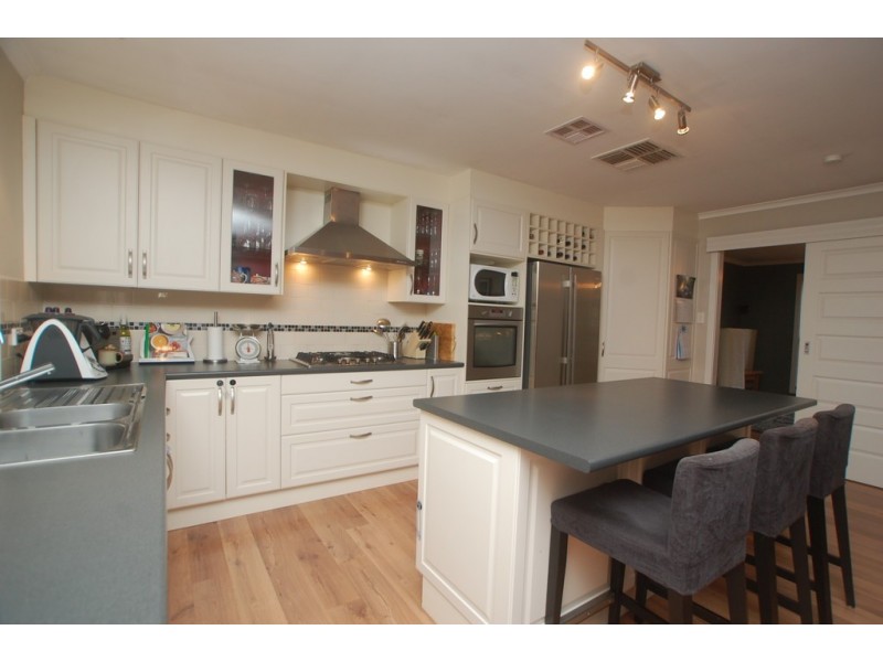 16 Lawson Road, Happy Valley SA 5159