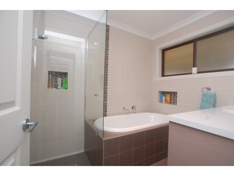 16 Lawson Road, Happy Valley SA 5159