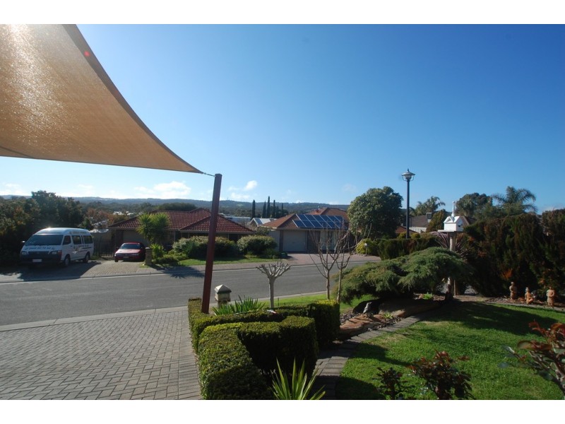 14 Excelsior Grove, Woodcroft SA 5162