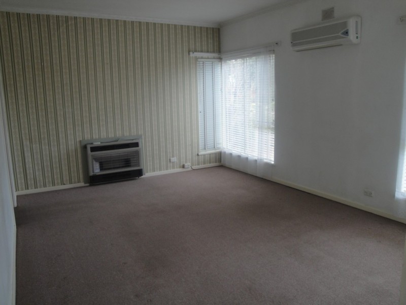 16 Chaddenwick Road, Elizabeth Vale SA 5112