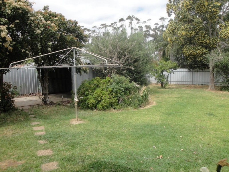 16 Chaddenwick Road, Elizabeth Vale SA 5112