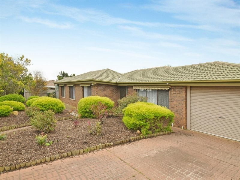22 French Crescent, Trott Park SA 5158