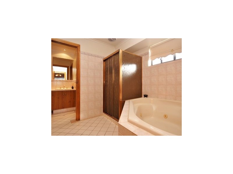 42 Booth Street, Happy Valley SA 5159