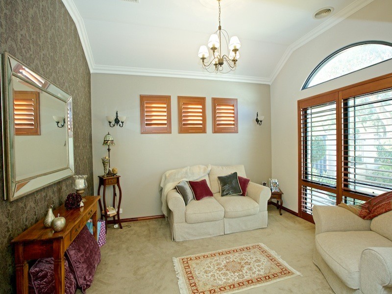 16 Waterview Drive, Woodvale WA 6026