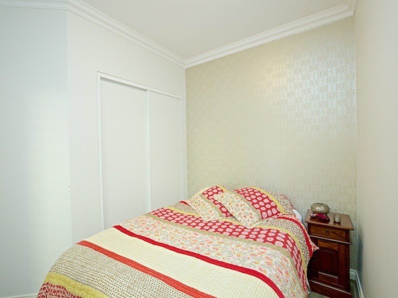 16 Waterview Drive, Woodvale WA 6026