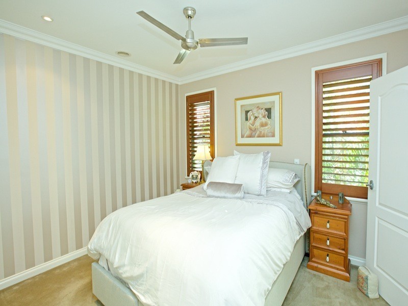 16 Waterview Drive, Woodvale WA 6026