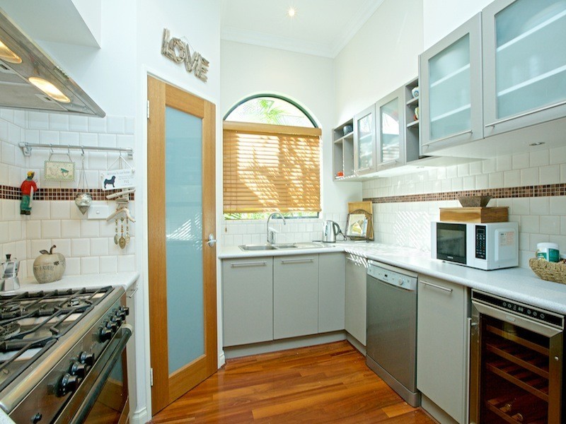 16 Waterview Drive, Woodvale WA 6026