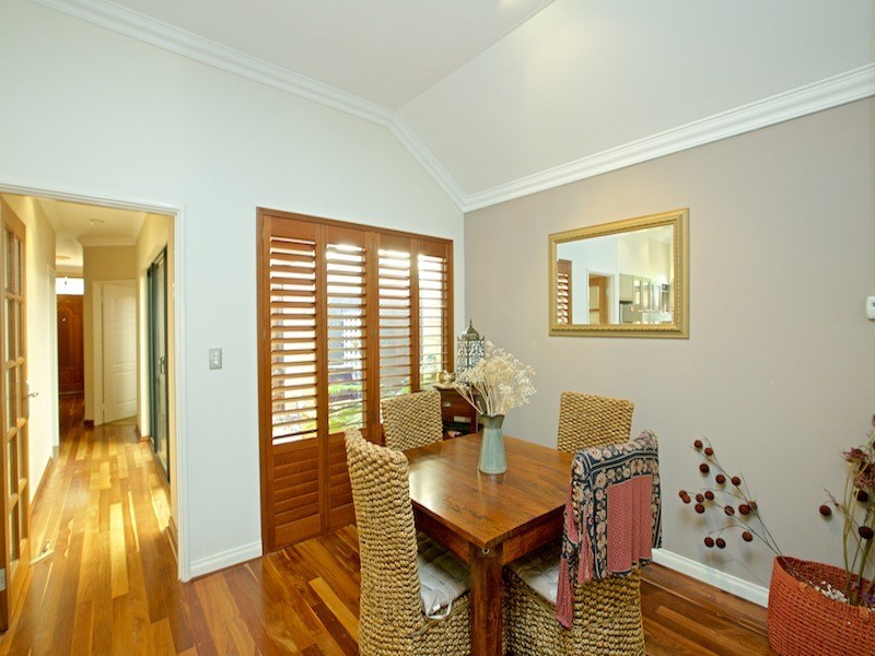 16 Waterview Drive, Woodvale WA 6026