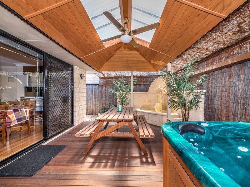 10A Waterview Dr, Woodvale WA 6026