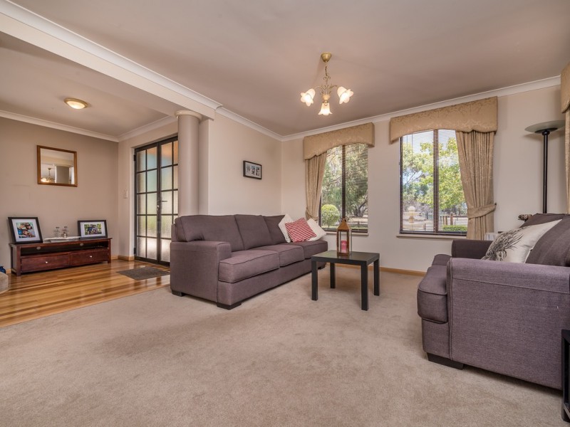 10A Waterview Dr, Woodvale WA 6026