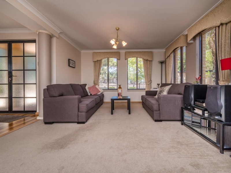 10A Waterview Dr, Woodvale WA 6026