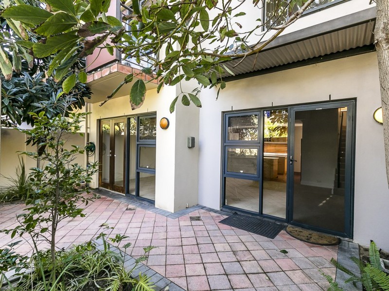 3/2 Quintilian Road, Mount Claremont WA 6010