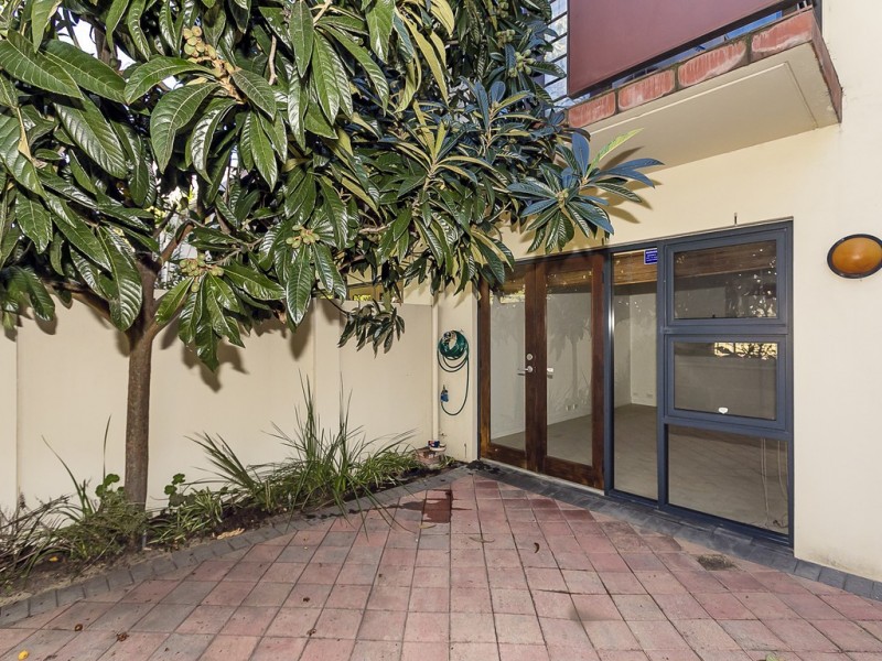 3/2 Quintilian Road, Mount Claremont WA 6010