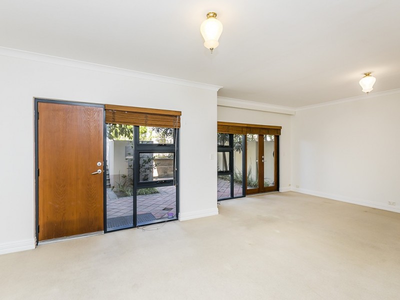 3/2 Quintilian Road, Mount Claremont WA 6010