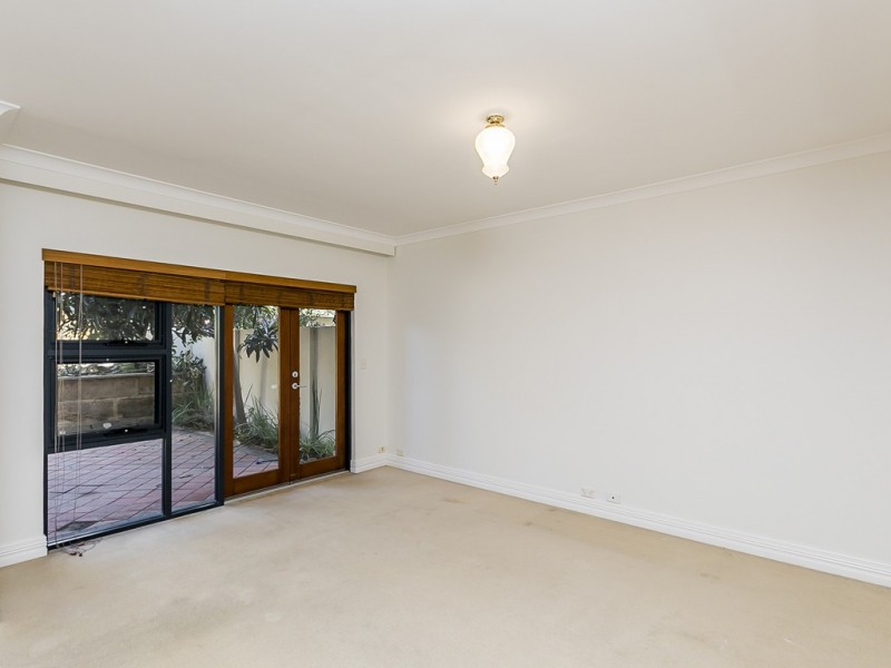 3/2 Quintilian Road, Mount Claremont WA 6010