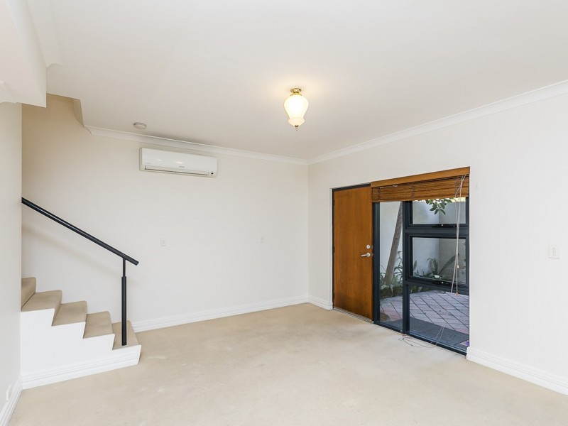 3/2 Quintilian Road, Mount Claremont WA 6010