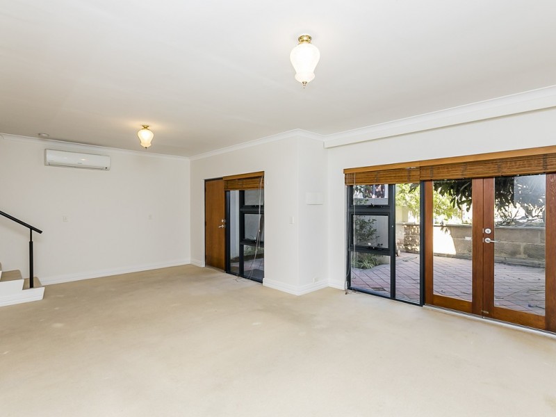 3/2 Quintilian Road, Mount Claremont WA 6010