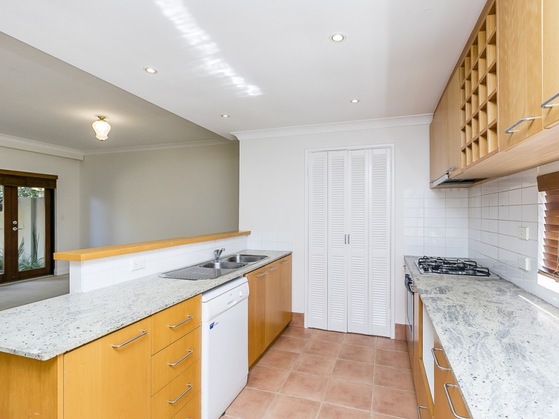 3/2 Quintilian Road, Mount Claremont WA 6010