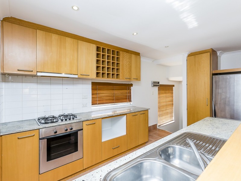 3/2 Quintilian Road, Mount Claremont WA 6010