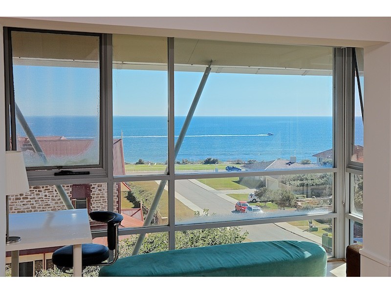 9/11 Rosendo Street, Cottesloe WA 6011