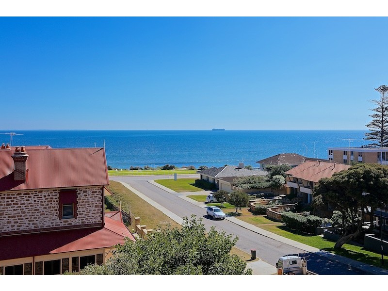 9/11 Rosendo Street, Cottesloe WA 6011