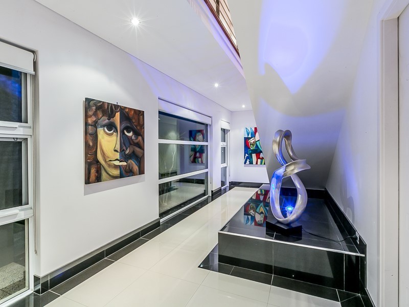 8 Tahiti Lane, Hillarys WA 6025