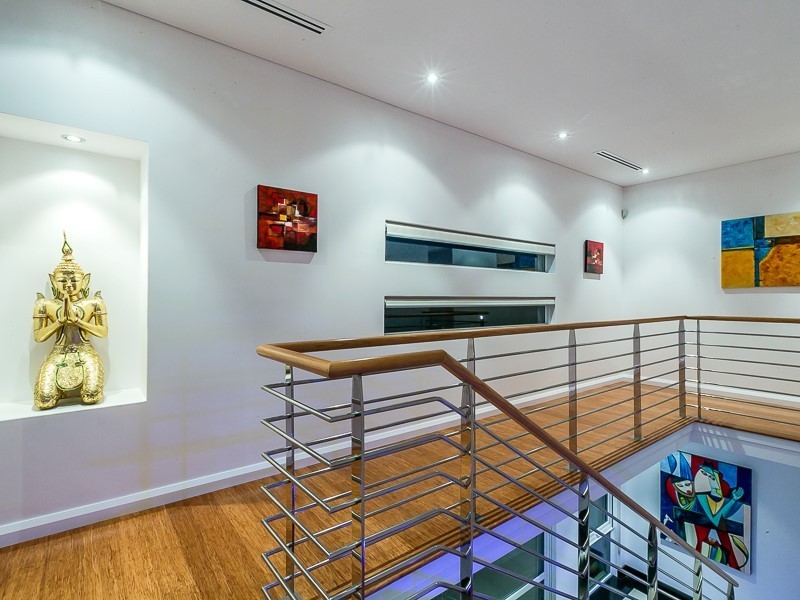 8 Tahiti Lane, Hillarys WA 6025