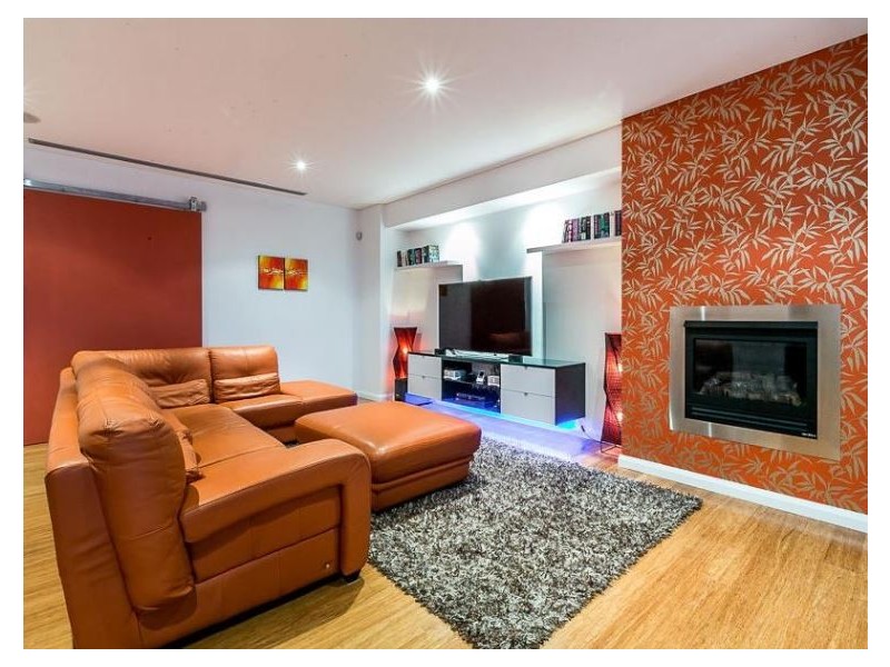 8 Tahiti Lane, Hillarys WA 6025