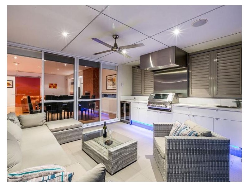 8 Tahiti Lane, Hillarys WA 6025