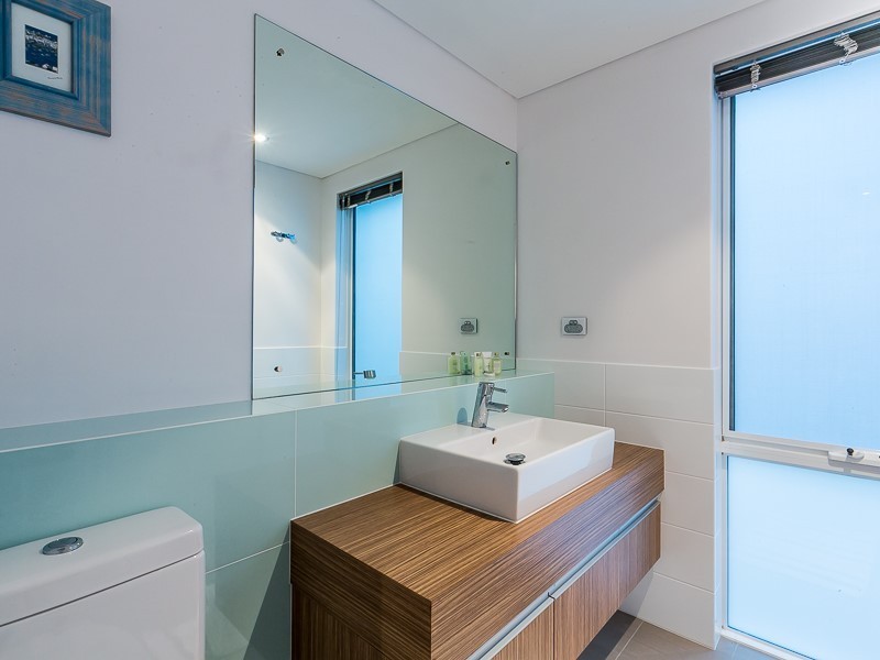 8 Tahiti Lane, Hillarys WA 6025