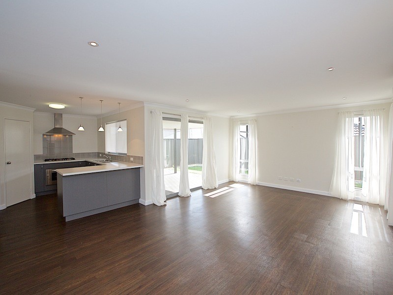 11 Manyleaf Link, Banksia Grove WA 6031