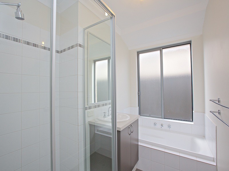 11 Manyleaf Link, Banksia Grove WA 6031