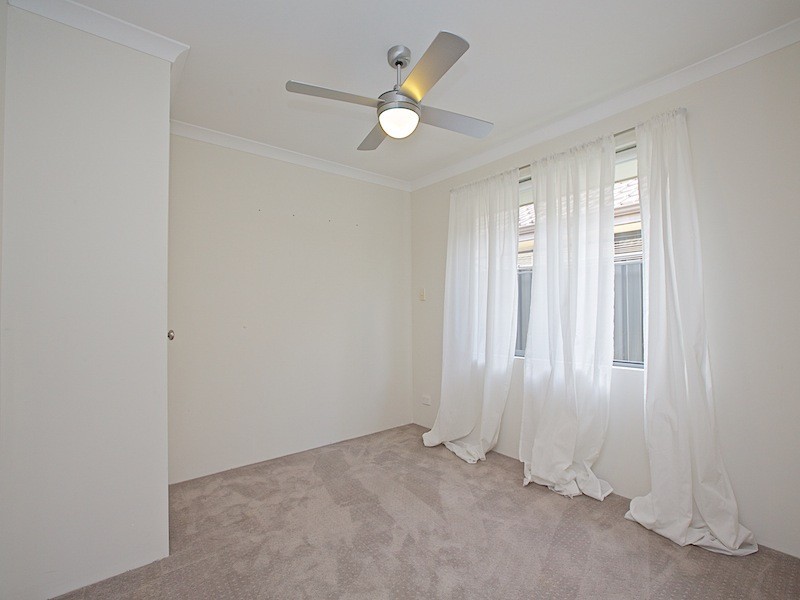 11 Manyleaf Link, Banksia Grove WA 6031