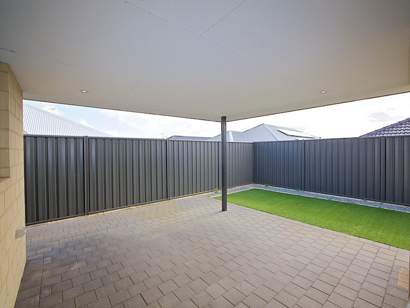 11 Manyleaf Link, Banksia Grove WA 6031