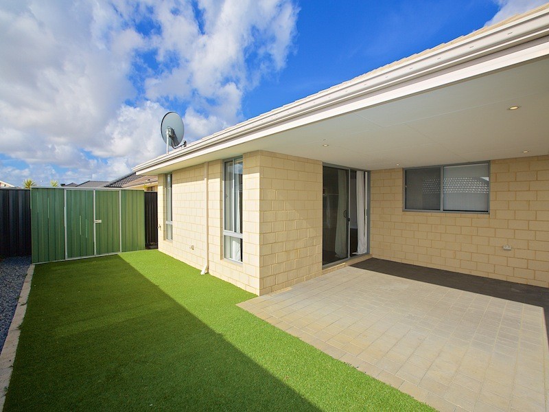 11 Manyleaf Link, Banksia Grove WA 6031