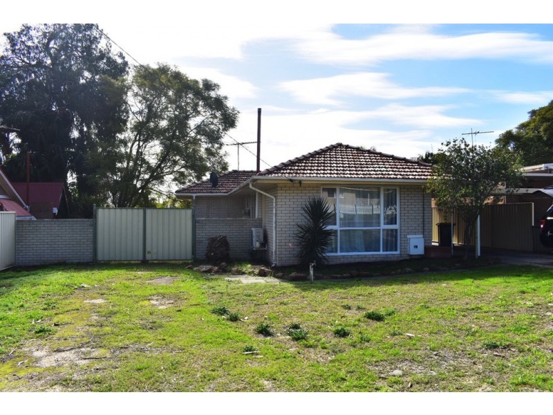 9 Pointer Way, Girrawheen WA 6064