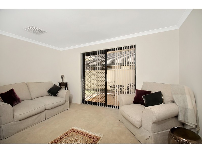 63 Kippilaw Loop, Carramar WA 6031