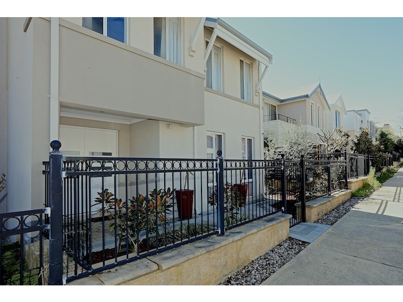 18 Gaudi Way, Clarkson WA 6030