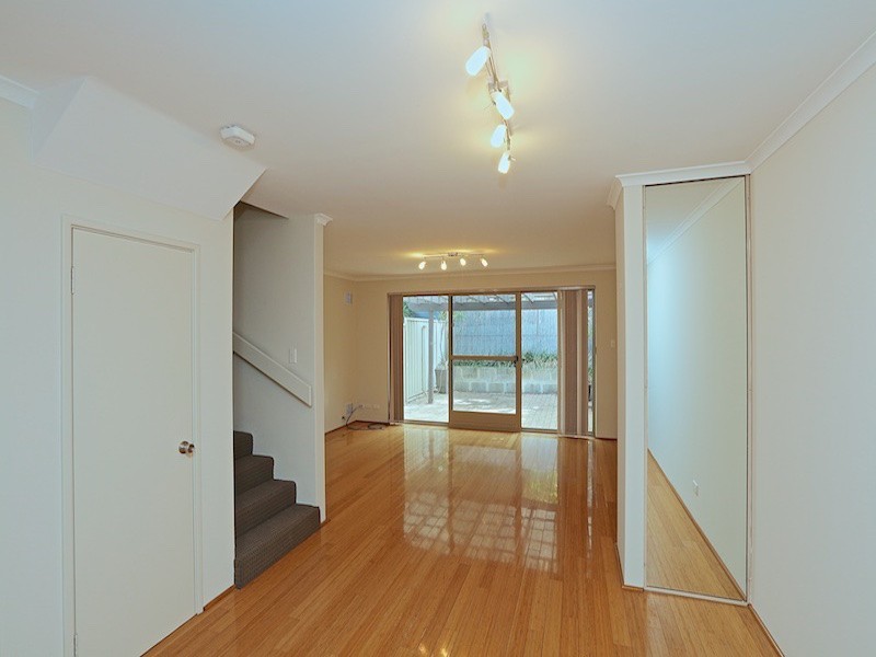 10/3 Rockett Lane, Cottesloe WA 6011