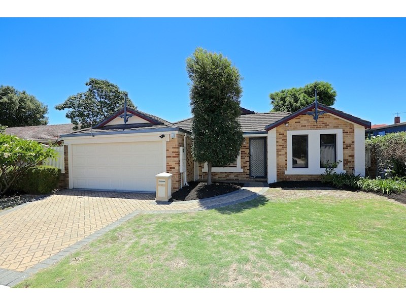 17 Andrews Road, Wilson WA 6107