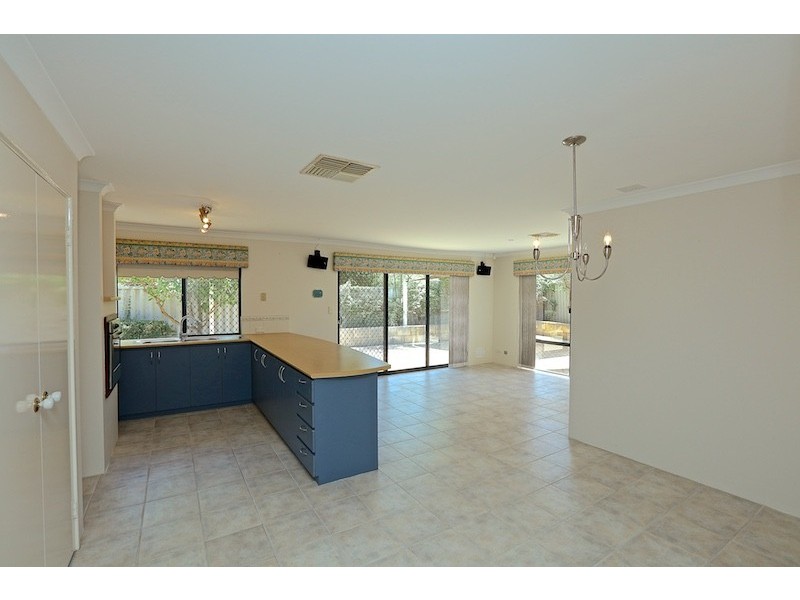 17 Andrews Road, Wilson WA 6107