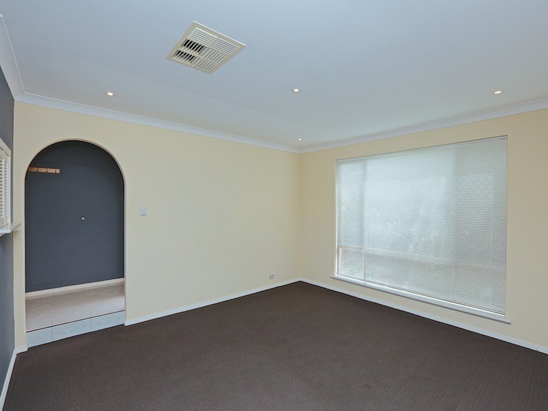 4 Rowsley Way, Carine WA 6020