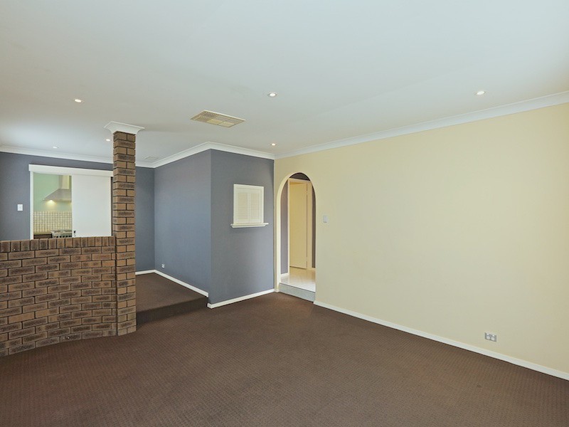 4 Rowsley Way, Carine WA 6020