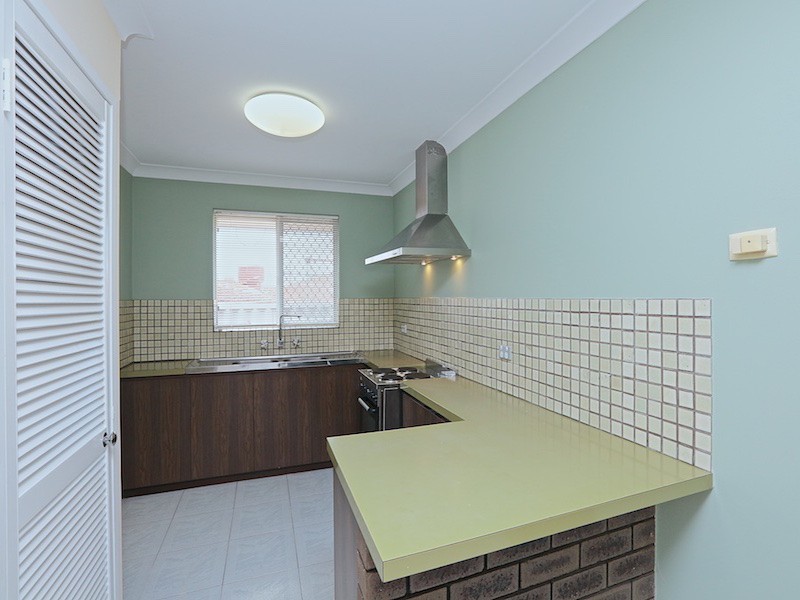 4 Rowsley Way, Carine WA 6020