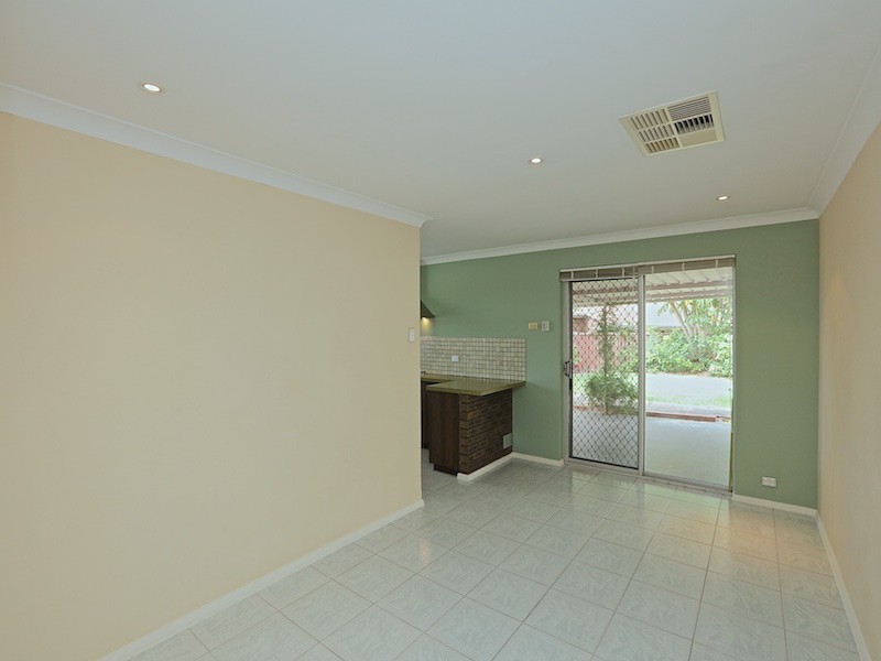4 Rowsley Way, Carine WA 6020