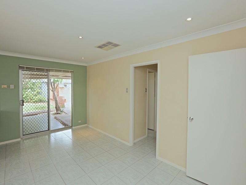 4 Rowsley Way, Carine WA 6020