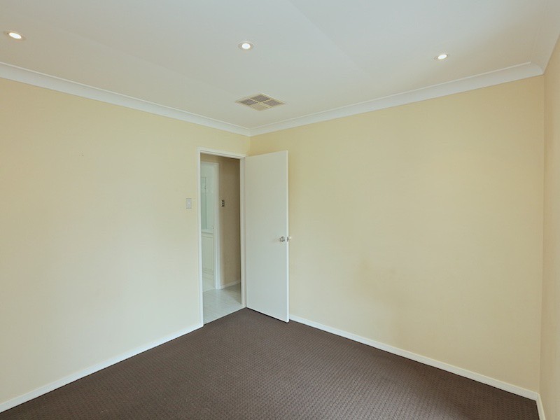 4 Rowsley Way, Carine WA 6020