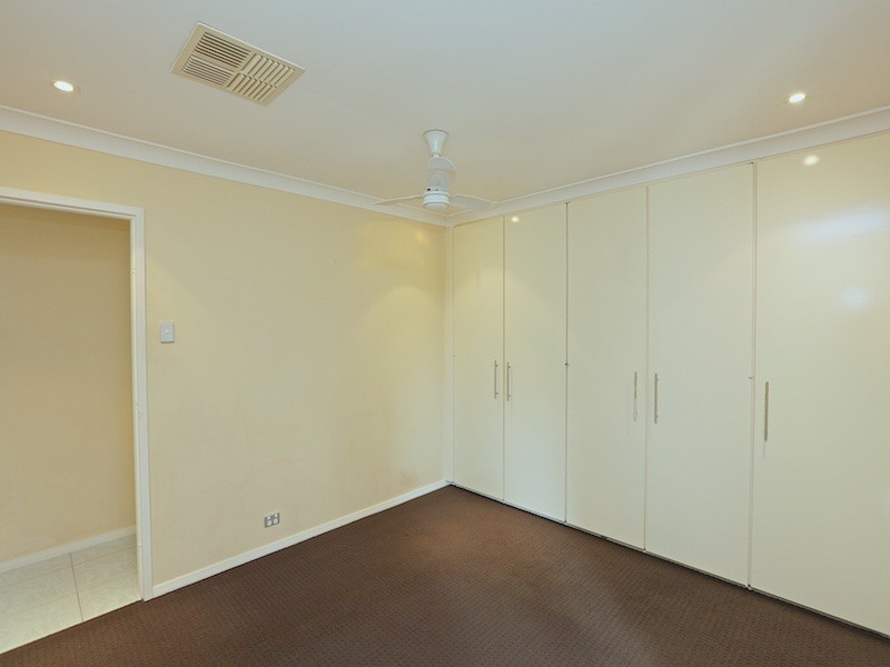 4 Rowsley Way, Carine WA 6020